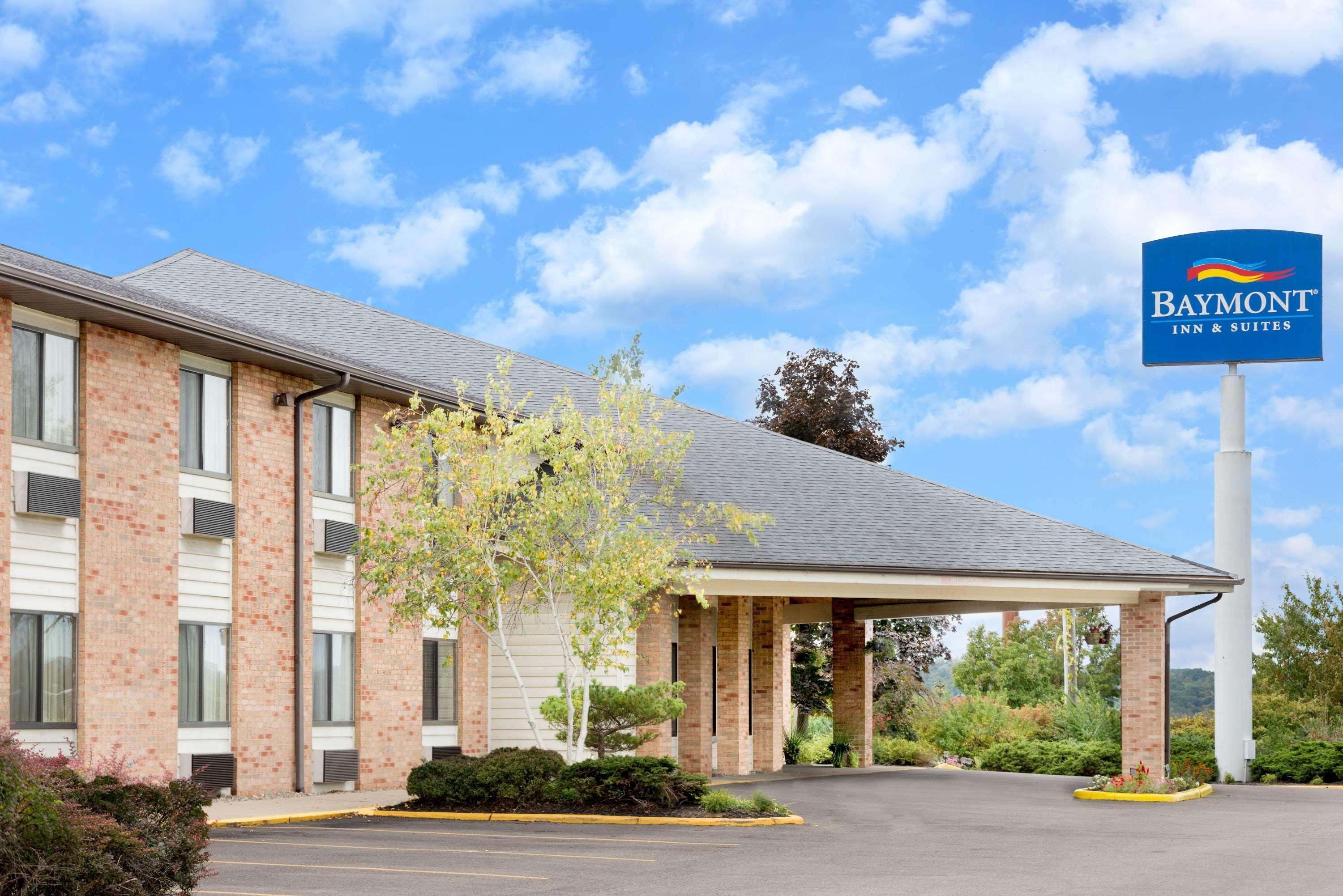 Baymont By Wyndham Zanesville Buitenkant foto